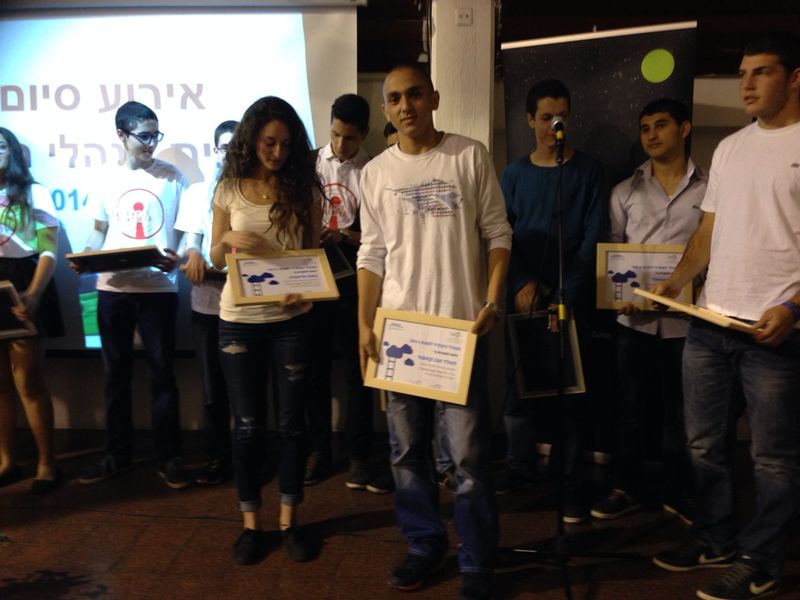 طالبان من الصف الـ11 بالمدرسة الثانوية الشاملة يشاركان بمشروع مدراء المستقبل